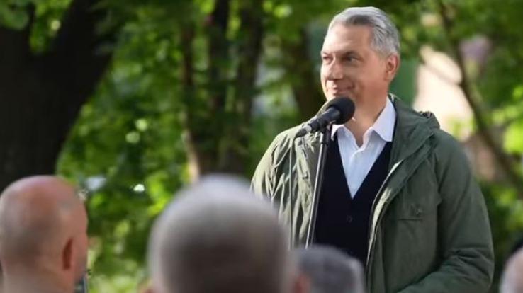 Lázár János kijelentette: Aki Brüsszel érdekeit a magyar nép érdekei elé helyezi, az nem csupán ellenzék, hanem egyenesen ellenség. Mi mindig Magyarországot képviseljük!