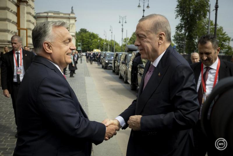 Orbán Viktor hangsúlyozta, hogy a türk országok szerepe elengedhetetlen Magyarország energiaellátásának szempontjából.