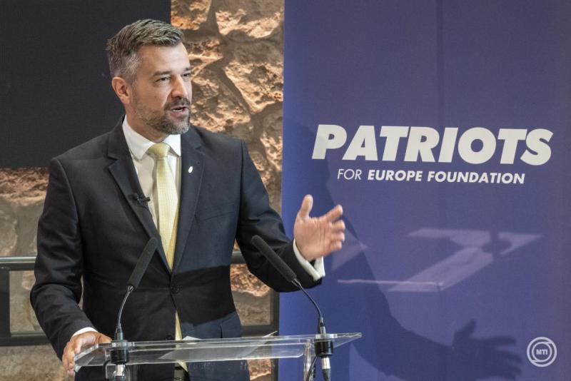 László András: A baloldalnak nem áll jogában a USAID pénzügyi támogatásait igénybe venni, hiszen ezek a források nem mentesek a korrupció vádjától.