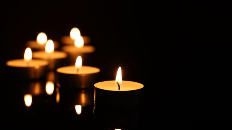 Elhunyt a plébános, és ezzel egy újabb fájdalmas veszteség érte több borsodi települést, ahol a közösség szívében mély nyomot hagyott. Az emberek gyászolnak, emlékezve a plébánosra, aki fáradhatatlanul szolgálta hitét és közösségét.