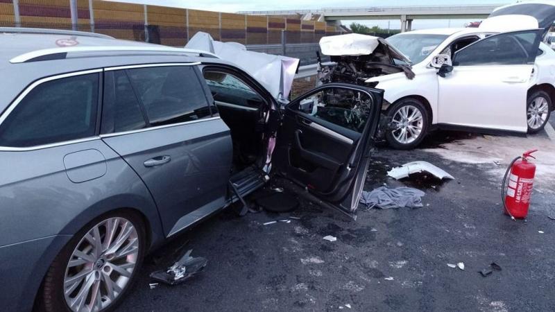 Tragikus baleset a 4-es főúton: egy katona tanúja volt a debreceni sofőr balesetének – képekkel illusztrálva.