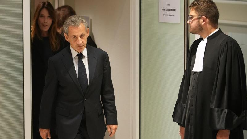 Nicolas Sarkozy mostantól öt évnyi börtönbüntetését kezdi meg.