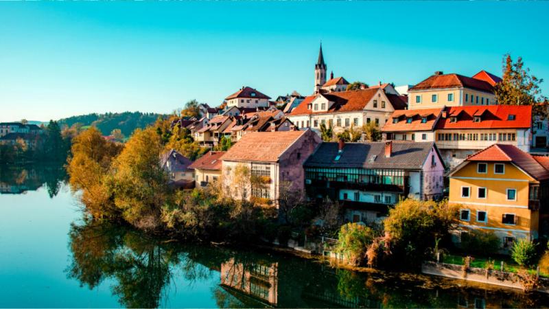 Két szlovén miniszter azonnali hatállyal lemondott, miután egy gyilkossági ügy körüli botrány kirobbant.