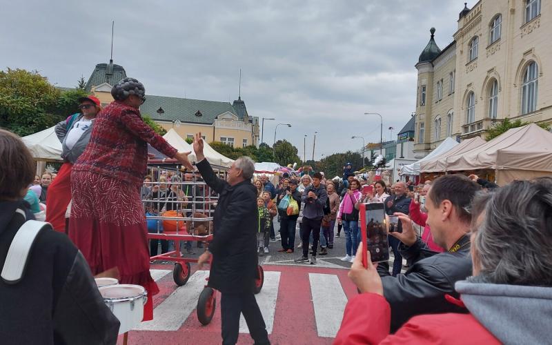 Indulnak a Lévai Városnapok: felfedezheted a város gazdag történelmét izgalmas városnéző séták keretében, élvezheted a kastélypiknik varázsát, valamint részt vehetsz a múzeumok, galériák és templomok különleges éjszakáján! Ne hagyd ki ezt a felejthetetlen
