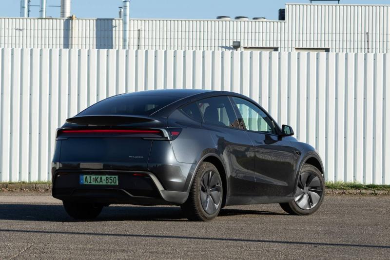 A számok nyelvére lefordítva, milyen mértékben rombolta le Elon Musk a Tesla márkát?