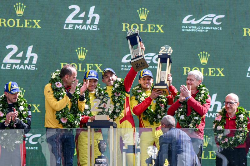 Az F1 világában sokan földönkívülinek tekintik Kubicát, aki a Le Mans versenyt megnyerte. Ám valójában csak a Rolex karóráért vállalta a kihívást, ami a versenyszellem és a presztízs mellett egy igazi különlegességet is jelentett számára.
