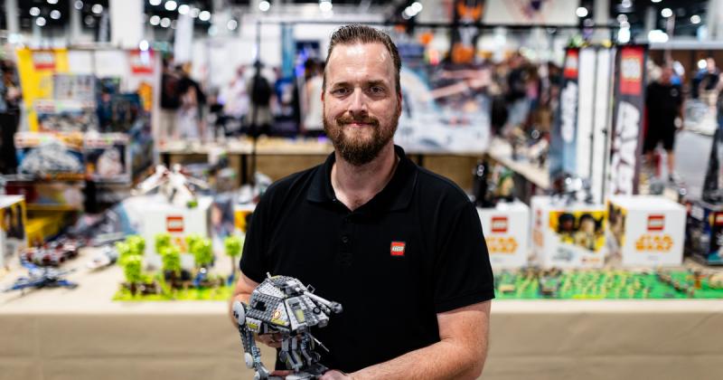 Magam mögött hagytam a tanítás világát, hogy megvalósíthassam álmomat és LEGO tervezővé válhassak.