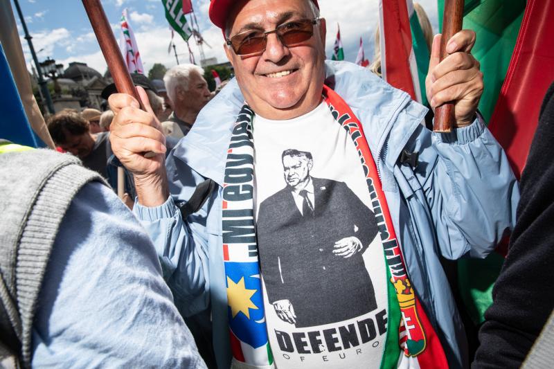Egy év leforgása alatt a fideszes magyarok körében Putyin népszerűsége drámaian megnőtt.