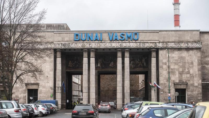A Dunaferr utódcége 1700 munkavállalótól vált meg, ezzel jelentős lépést tett a szervezet átalakítása érdekében.