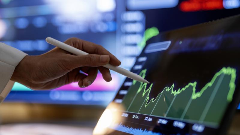 Megérkezett a vártól eltérő GDP-adat az Egyesült Államokból, és a piaci reakciók sem maradtak el! Nézd meg, hogyan reagáltak a befektetők és az elemzők a nem várt hírekre!