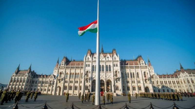 A legmeglepőbb pillanatban találtuk magunkat az élen: az egész világ elismeréssel tekint Magyarország teljesítményére.