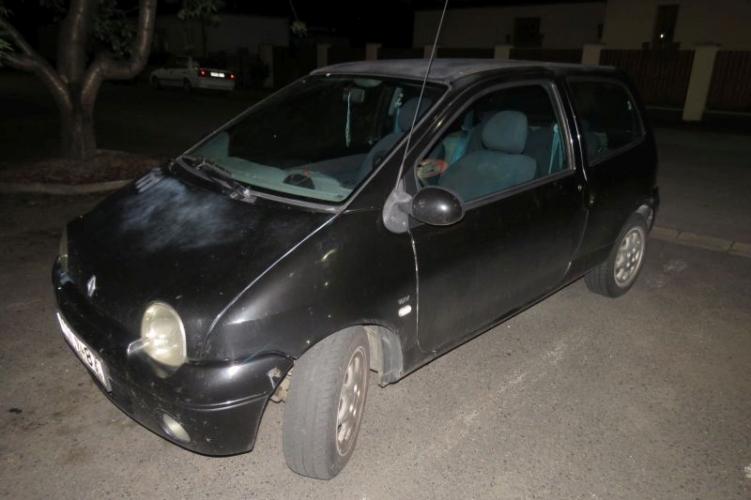 A kulcs ott pihent, és ő csak elkapta.