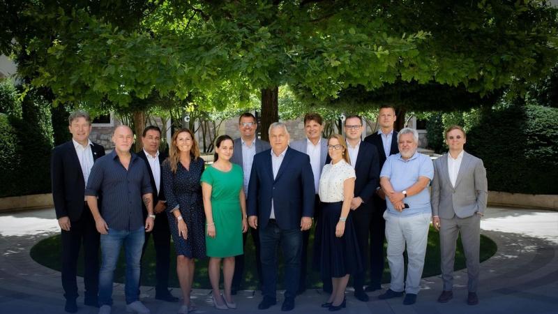 Fedezd fel a Digitális Polgári Körök világát! Minden kérdésedre választ találsz, és egy izgalmas videóval is várunk, amely bemutatja a lehetőségeket. Ne hagyd ki!