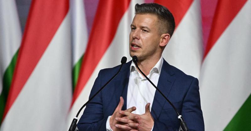 Magyar Péter: Magyarország nem maradhat kompország többé

A jövőnk érdekében elengedhetetlen, hogy hazánk ne csupán egy átmeneti állomás legyen, hanem egy valódi célállomás. Az idők változásával összhangban lépéseket kell tennünk, hogy megszabaduljunk a 