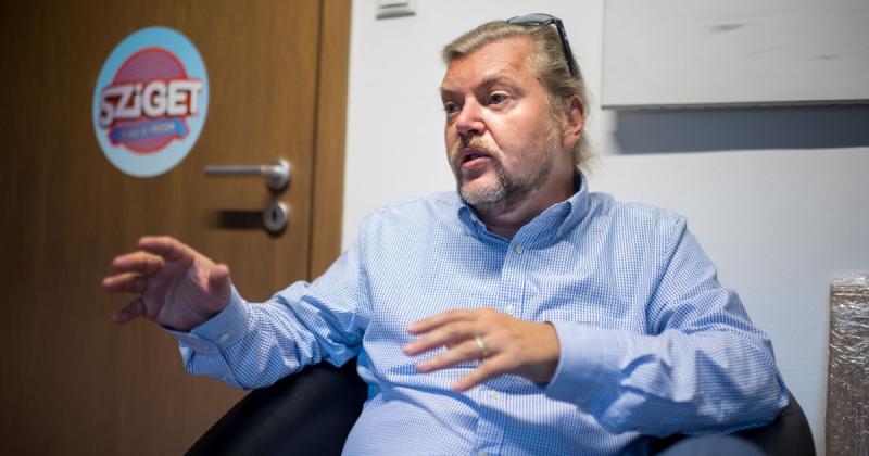 Gerendai Károly az Indexnek adott interjújában kifejtette véleményét a Kneecap-botrányról, valamint a palesztinbarát üzlettársával kapcsolatos eseményekről.