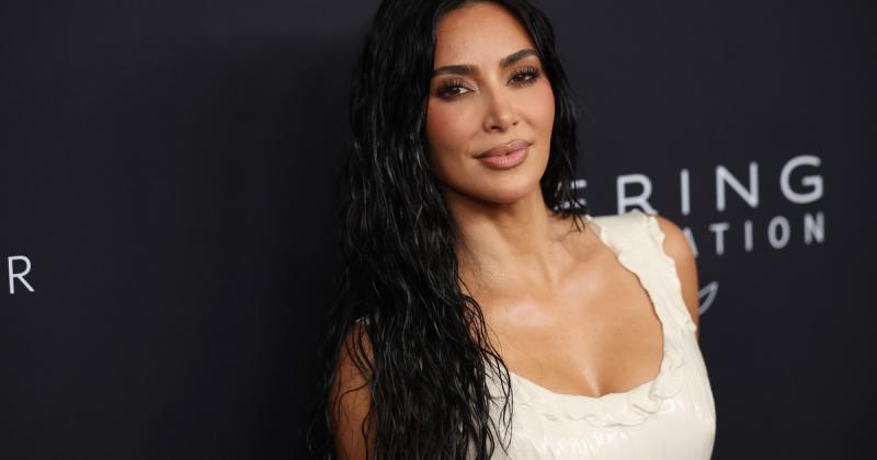 Kim Kardashian új, rövid frizurával lepte meg a közönséget: szinte alig lehet ráismerni ebben az új stílusban.