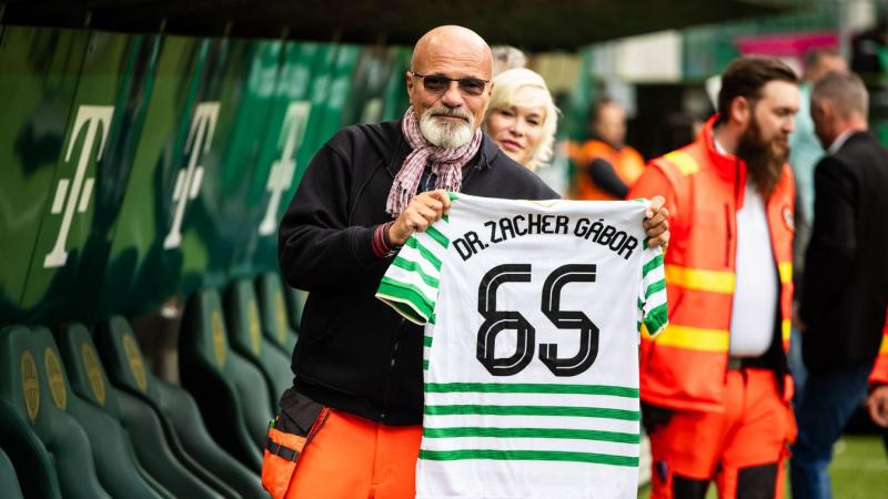 Zacher Gábor: Senki ne örüljön...! 

Egy figyelmeztetés, amely arra hívja fel a figyelmet, hogy a pillanatnyi boldogság mögött sokszor rejtőznek problémák és kihívások. Az élet nem mindig fenékig tejfel, és a felszín alatt számos nehézség lapulhat. Ezért 