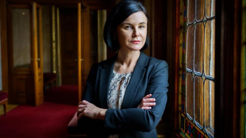 Tisztelt miniszterelnök úr! Sajnálattal kell közölnöm Önnel...