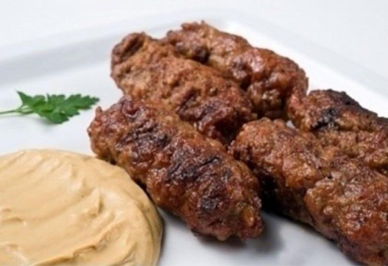 Miccs, avagy a magyar konyha ínycsiklandó remeke, egy különleges étel, amely a hagyományos ízeket ötvözi a modern gasztronómiával. Ez a zamatos fogás általában darált húsból készül, amit fűszerekkel és zöldségekkel gazdagítanak. A miccs titka a fűszerezés