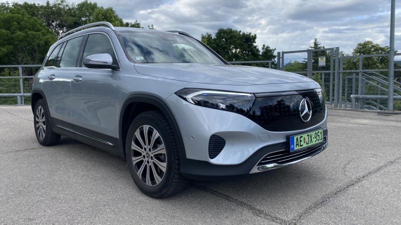 A Mercedes-Benz történetének eddigi legnagyobb termékoffenzívájára készül, amely új dimenziókat nyithat meg a márka számára.