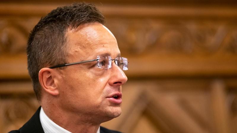 Már Szijjártó Péter is eltért az általános, időkorlát nélküli szankciómentesség kérdésétől.