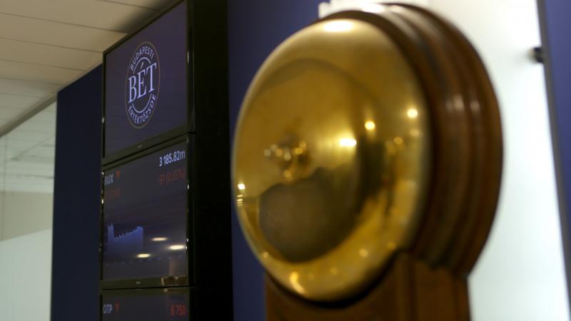 A BUX éppen hogy csak pozitív tartományba lépett a záráskor.